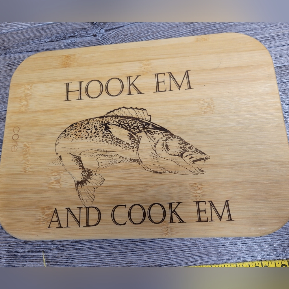 NEW Hook Em And Cook‎ Em Walleye Fish Wood Cutting Board * Great Gift*